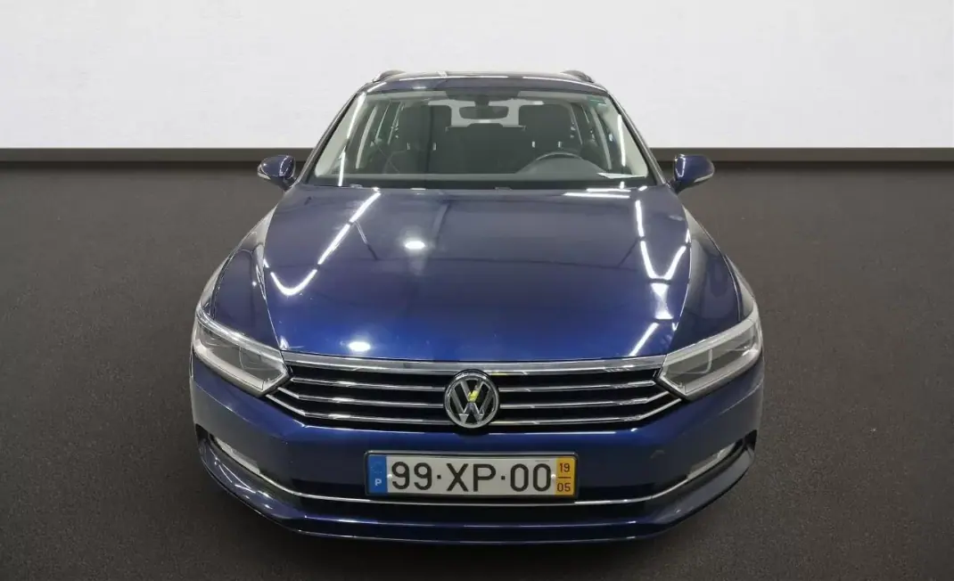 Volkswagen Passat Variant 2019 - 17999 EUR, 143121 km - AUTO.MOTO.pt - 143121km - foto 3 de 8