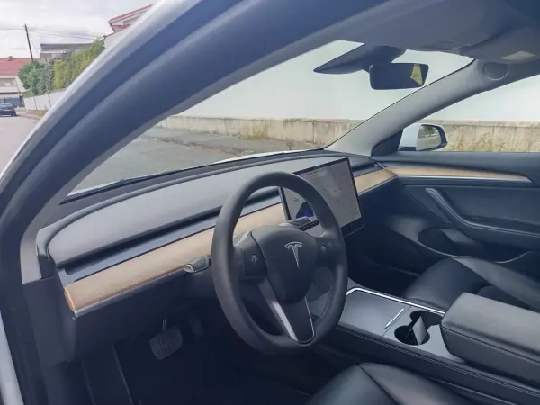Tesla Model 3 2021 - 28990 EUR, 78600 km - 78600km - foto 13 de 18