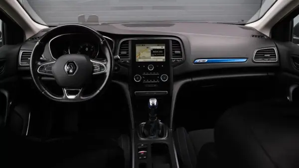 Renault Mégane Sport Tourer 2019 - 16300 EUR, 123000 km - AUTO.MOTO.pt - 123000km - foto 27 de 30
