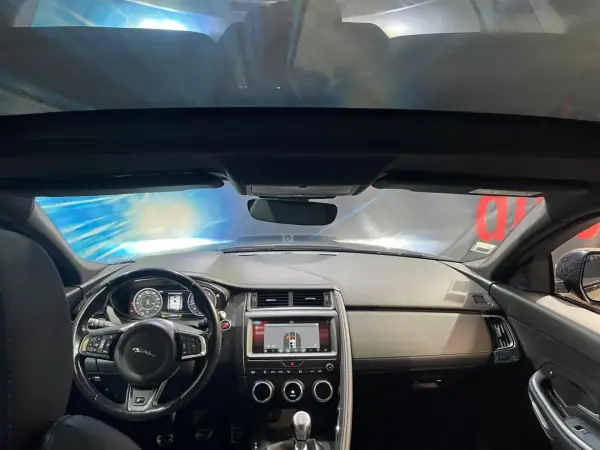 Jaguar E-Pace 2018 - 20899 EUR, 129000 km - 129000km - foto 29 de 48