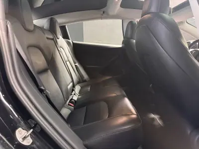 Tesla Model 3 2022 - 30990 EUR, 105300 km - AUTO.MOTO.pt - 105300km - foto 24 de 26