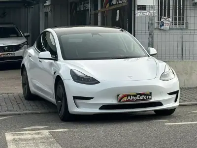 Tesla Model 3 2021 - 29900 EUR, 69729 km - AUTO.MOTO.pt - 69729km - foto 4 de 19