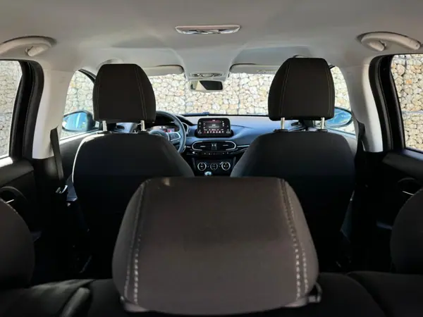 Fiat Tipo 2021 - 16480 EUR, 83000 km - AUTO.MOTO.pt - 83000km - foto 32 de 39