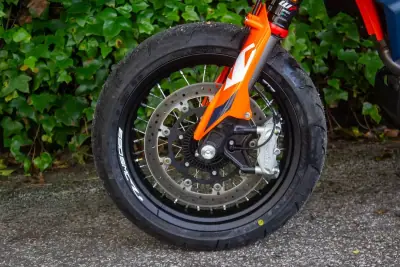 KTM 690 Enduro R 2023 - 10500 EUR, 7700 km - AUTO.MOTO.pt - 7700km - foto 11 de 11