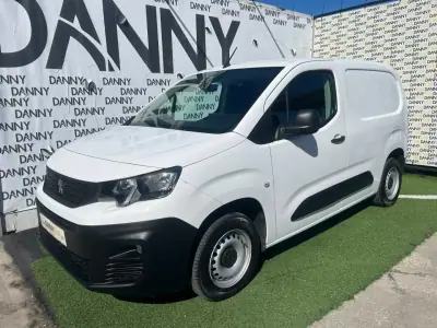 Peugeot Partner 2018 - 13900 EUR, 122450 km - 122450km - foto 4 de 11