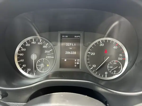 Mercedes-Benz Vito Tourer 2016 - 24900 EUR, 286000 km - AUTO.MOTO.pt - 286000km - foto 31 de 54