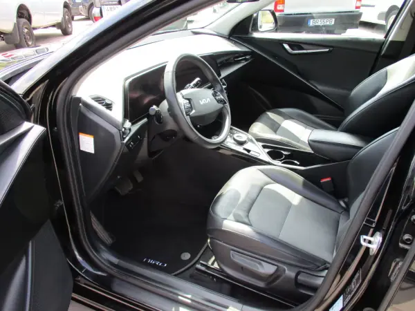 Kia e-Niro 2022 - 25490 EUR, 90460 km - AUTO.MOTO.pt - 90460km - foto 7 de 22