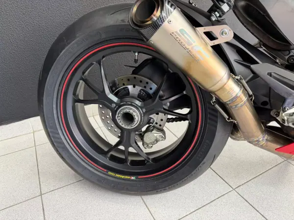 Ducati Panigale 1299 2016 - 17500 EUR, 11358 km - AUTO.MOTO.pt - 11358km - foto 10 de 38