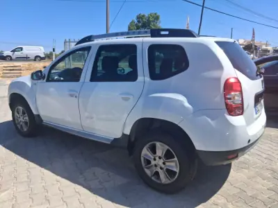 Dacia Duster 2014 - 8950 EUR, 200000 km - AUTO.MOTO.pt - 200000km - foto 5 de 7