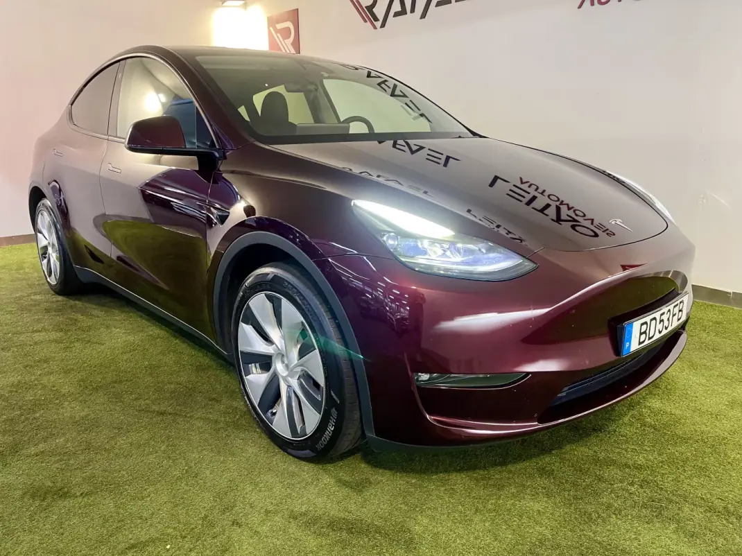 Tesla Model Y 2023 - 38900 EUR, 80000 km - 80000km - foto 9 de 38