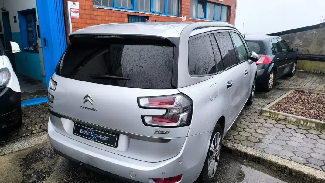 Citroën C4 Grand Picasso 2015 - 10900 EUR, 175000 km - AUTO.MOTO.pt - 175000km - foto 4 de 17