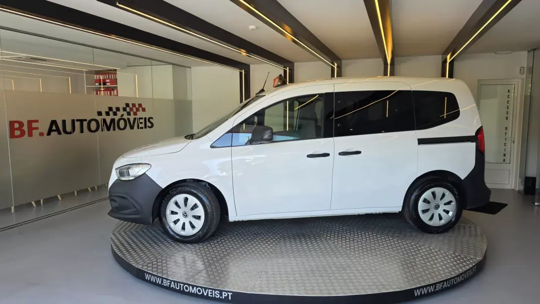 Mercedes-Benz Citan 2025 - 24950 EUR, 10603 km - AUTO.MOTO.pt - 10603km - foto 13 de 50