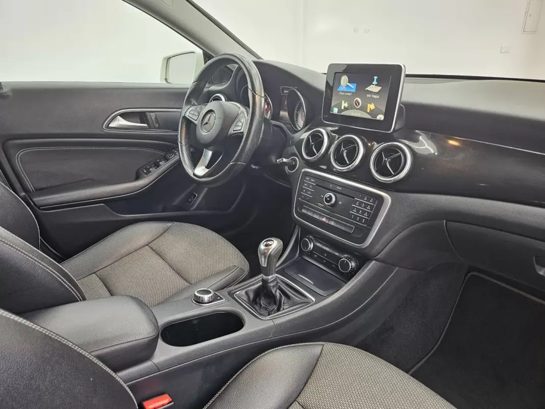 Mercedes-Benz CLA 180 2015 - 14000 EUR, 205367 km - 205367km - foto 25 de 51