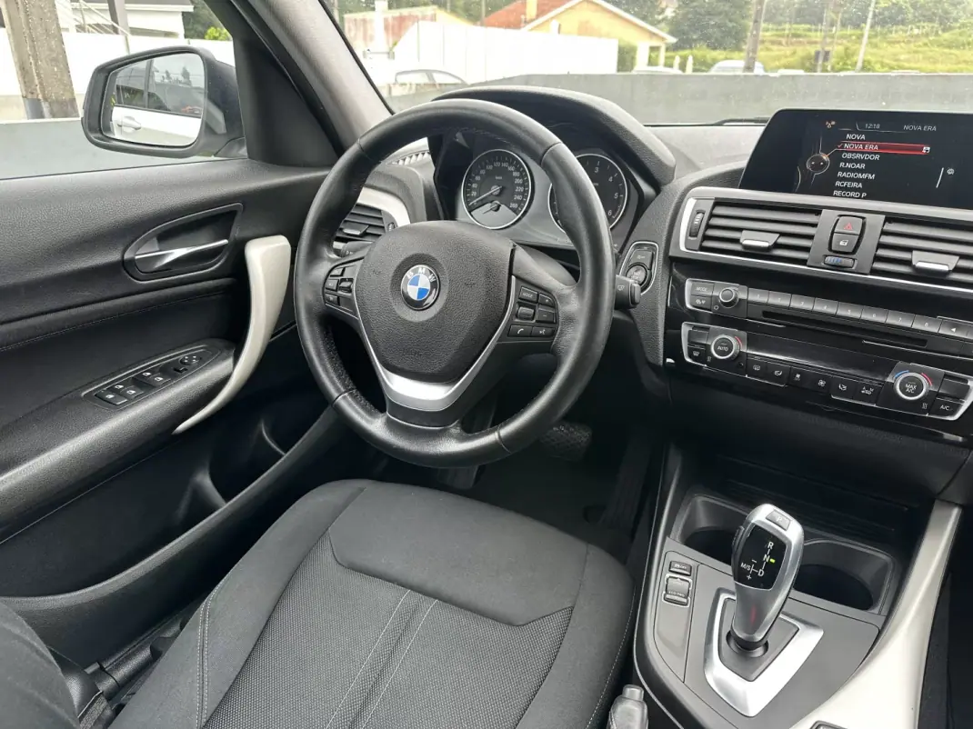 BMW 116 2016 - 17000 EUR, 220000 km - AUTO.MOTO.pt - 220000km - foto 23 de 51