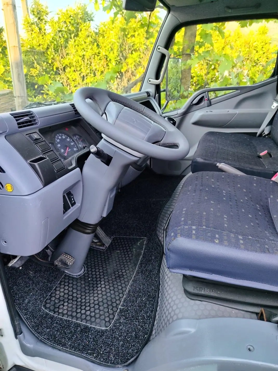 Mitsubishi Canter 3.0 Di-D Tribasculante 2009 - 23000 EUR, 88500 km - AUTO.MOTO.pt - 88500km - foto 6 de 12