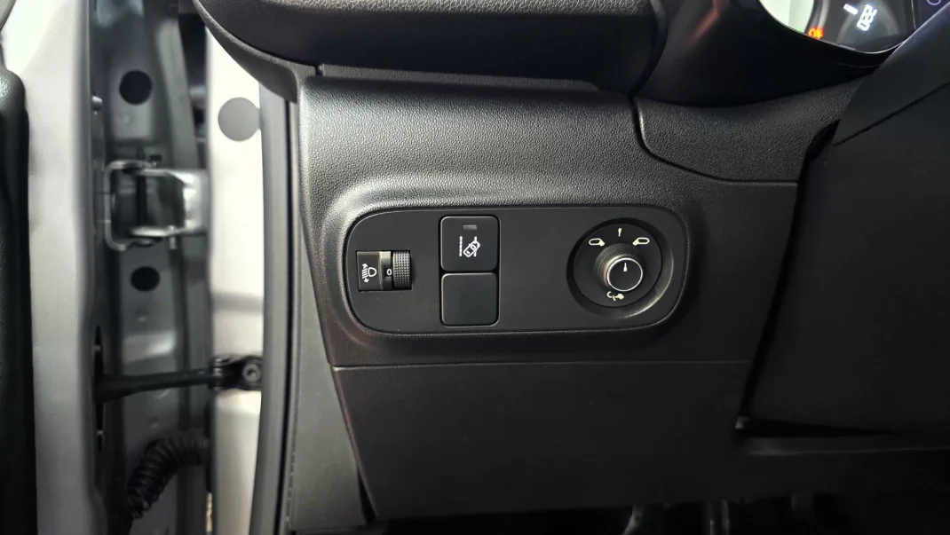 Citroën C3 2019 - 12750 EUR, 56334 km - AUTO.MOTO.pt - 56334km - foto 23 de 75