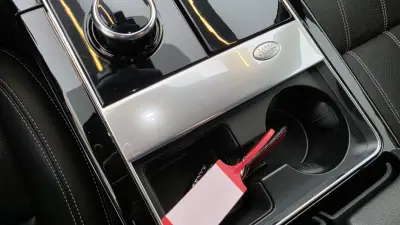 Land Rover Range Rover Velar 2018 - 27900 EUR, 193032 km - 193032km - foto 55 de 69