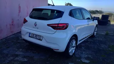 Renault Clio 2021 - 13999 EUR, 63000 km - AUTO.MOTO.pt - 63000km - foto 5 de 38