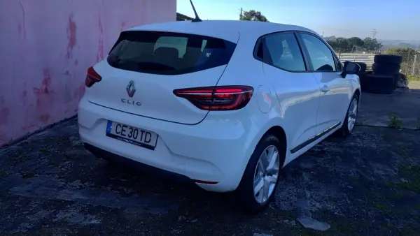 Renault Clio 2021 - 13999 EUR, 63000 km - AUTO.MOTO.pt - 63000km - foto 5 de 38
