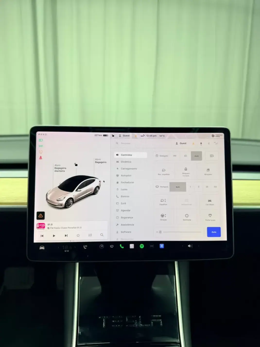 Tesla Model 3 2019 - 18500 EUR, 162000 km - AUTO.MOTO.pt - 162000km - foto 12 de 24