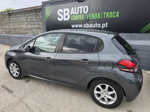 Peugeot 208 1.2 VTi SE Style 2015 Gasolina