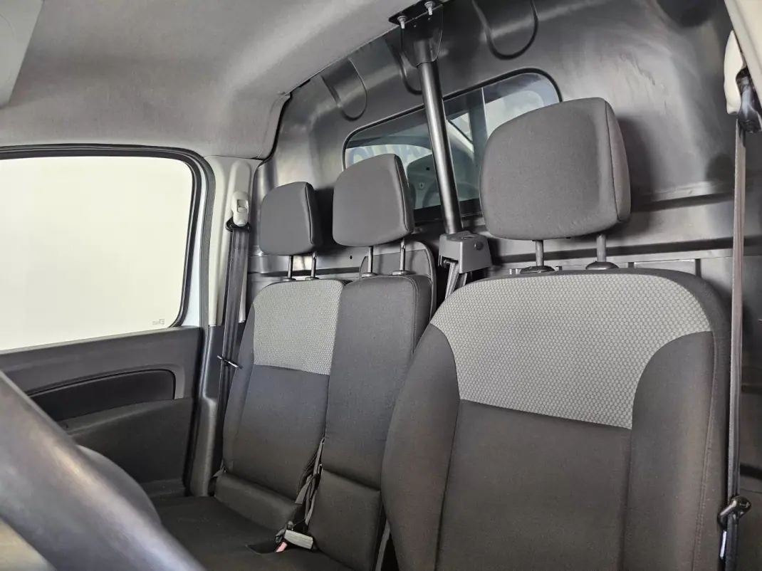 Renault Kangoo 2018 - 11750 EUR, 89756 km - 89756km - foto 14 de 15