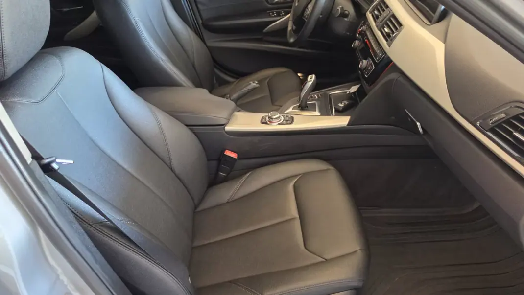 BMW 318 2017 - 17900 EUR, 165210 km - 165210km - foto 47 de 55