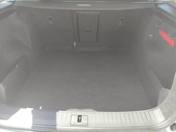 Skoda Enyaq 2021 - 29990 EUR, 74895 km - AUTO.MOTO.pt - 74895km - foto 21 de 23