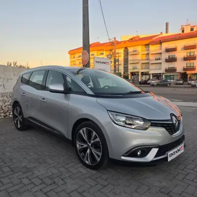 Renault Grand Scénic 2018 — photo 2 of 28