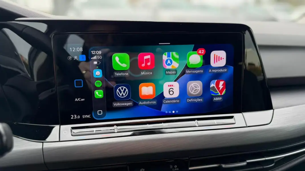 Volkswagen Golf 2021 - 21500 EUR, 96839 km - AUTO.MOTO.pt - 96839km - foto 37 de 38