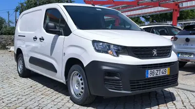 Peugeot Partner L2 1.5 Bluehdi 100CV 2020 - 13950 EUR, 124910 km - AUTO.MOTO.pt - 124910km - foto 3 de 8