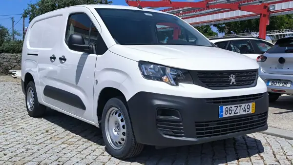 Peugeot Partner L2 1.5 Bluehdi 100CV 2020 - 13950 EUR, 124910 km - AUTO.MOTO.pt - 124910km - foto 3 de 8