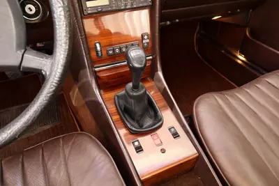 Mercedes-Benz 280 1983 - 59500 EUR, 176637 km - AUTO.MOTO.pt - 176637km - foto 6 de 8