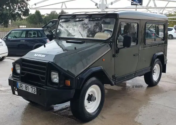 UMM Alter 2.5 Turbo 4x4 8 Lugares 1986 Diesel — 265 761 km UMM Alter 2.5 Turbo 4x4 8 Lugares 1986 Diesel