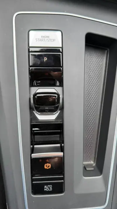 Volkswagen Golf 2021 - 21500 EUR, 96839 km - AUTO.MOTO.pt - 96839km - foto 33 de 38