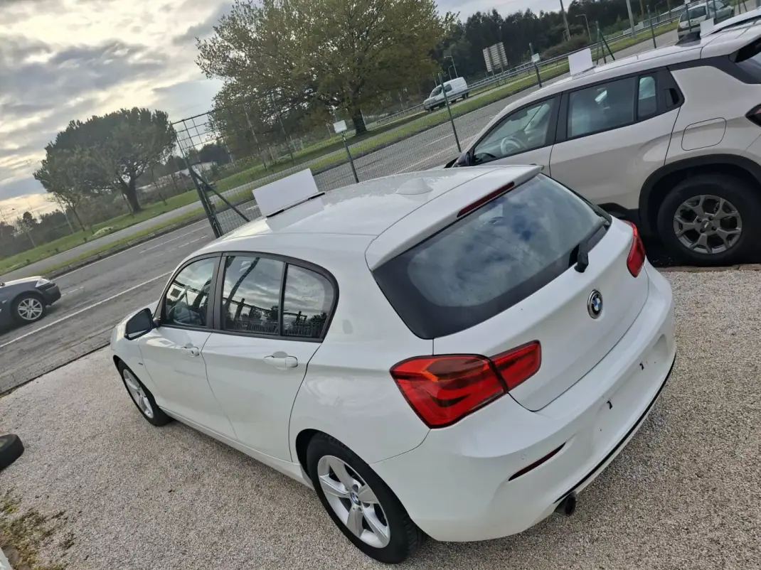 BMW 116 2015 - 1495 EUR, 201000 km - AUTO.MOTO.pt - 201000km - foto 9 de 12