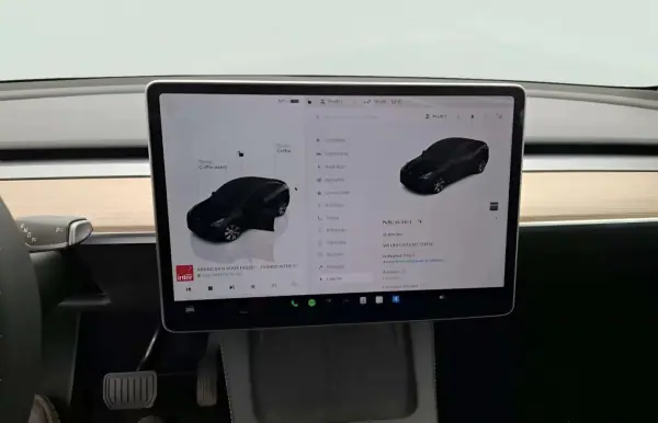 Tesla Model Y 2023 - 35900 EUR, 29800 km - AUTO.MOTO.pt - 29800km - foto 10 de 12