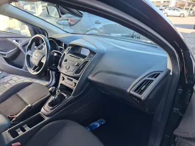 Ford Focus 2018 - 9850 EUR, 109500 km - AUTO.MOTO.pt - 109500km - foto 26 de 26