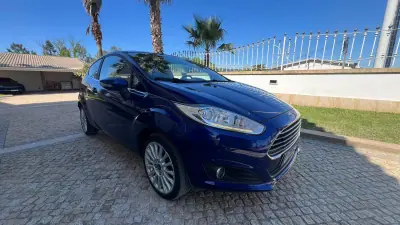 Ford Fiesta 2015 - 7990 EUR, 144693 km - AUTO.MOTO.pt - 144693km - foto 2 de 17