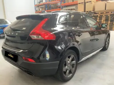 Volvo V40 Cross Country 2015 - 11450 EUR, 139839 km - AUTO.MOTO.pt - 139839km - foto 3 de 11