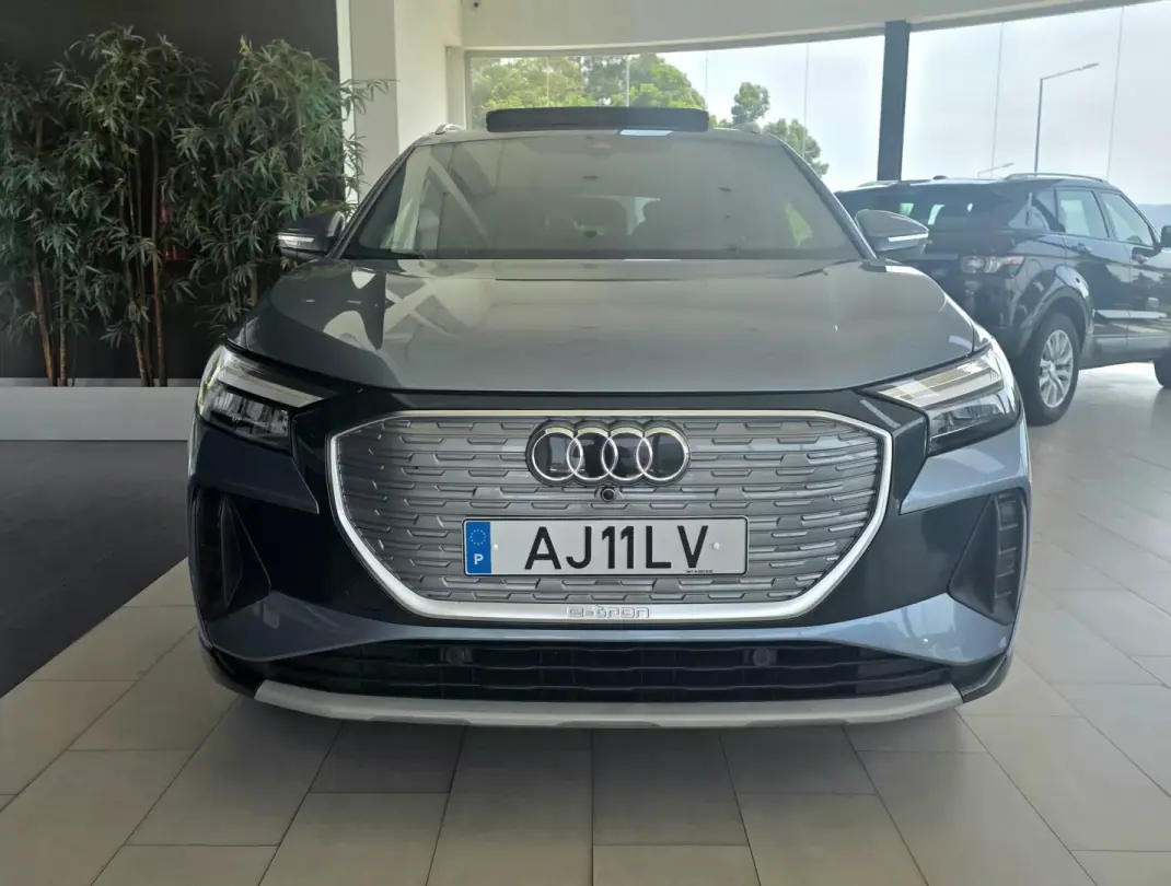Audi Q4 e-tron 2021 - 26990 EUR, 104822 km - AUTO.MOTO.pt - 104822km - foto 2 de 33