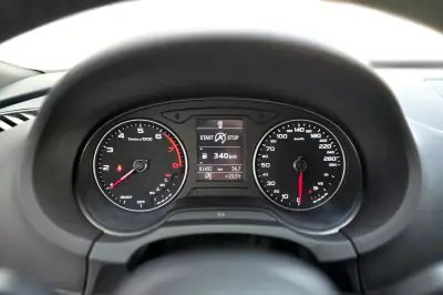 Audi A3 Sportback 2019 - 17500 EUR, 81000 km - AUTO.MOTO.pt - 81000km - foto 17 de 33
