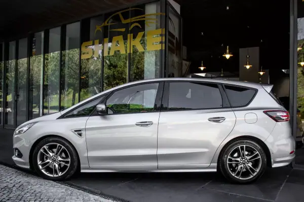 Ford S-Max 2018 - 17750 EUR, 194308 km - AUTO.MOTO.pt - 194308km - foto 2 de 47