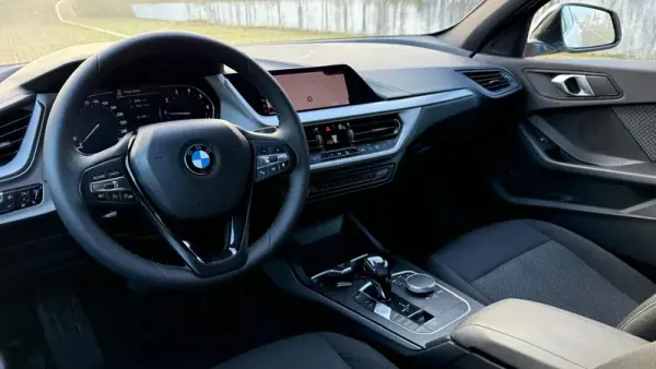 BMW 118 2019 - 22900 EUR, 142000 km - AUTO.MOTO.pt - 142000km - foto 5 de 22