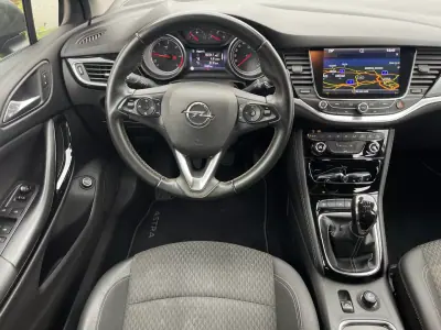 Opel Astra Sports Tourer 2018 - 12990 EUR, 162850 km - AUTO.MOTO.pt - 162850km - foto 10 de 23