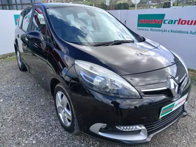 Renault Grand Scénic 2013 - 7600 EUR, 174425 km - AUTO.MOTO.pt - 174425km - foto 4 de 25