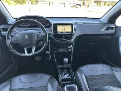 Peugeot 2008 2019 - 13990 EUR, 148000 km - AUTO.MOTO.pt - 148000km - foto 9 de 19