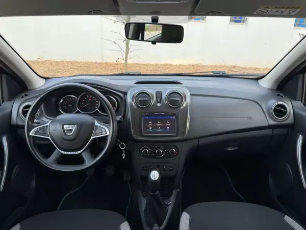 Dacia Sandero 2017 - 9950 EUR, 85154 km - AUTO.MOTO.pt - 85154km - foto 17 de 26