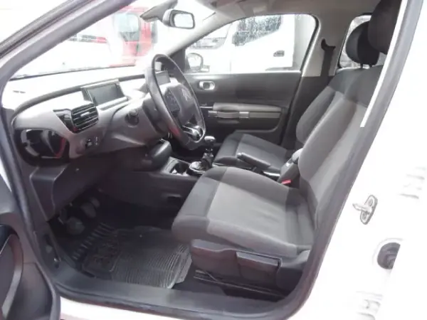 Citroën C4 Cactus 2020 - 12900 EUR, 185708 km - AUTO.MOTO.pt - 185708km - foto 10 de 26