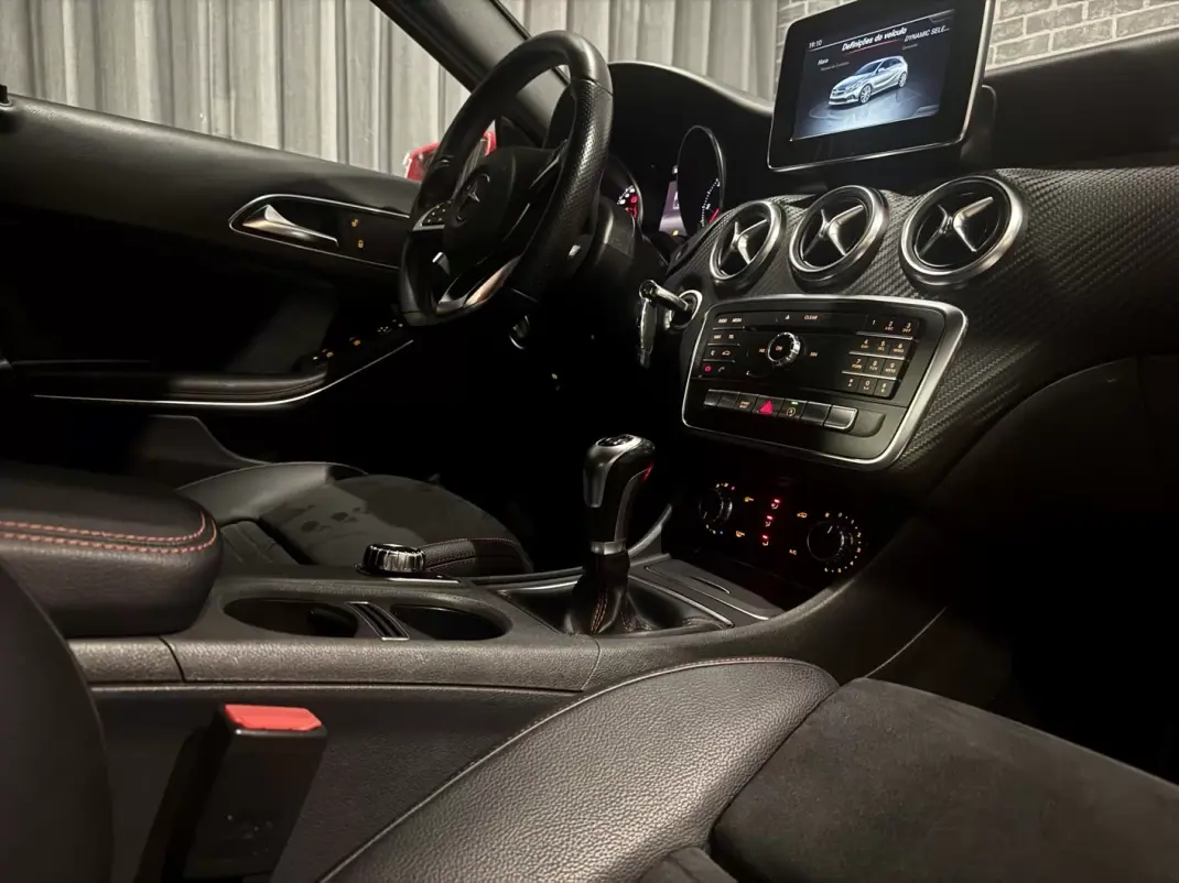 Mercedes-Benz A 180 2016 - 16900 EUR, 180000 km - AUTO.MOTO.pt - 180000km - foto 11 de 15